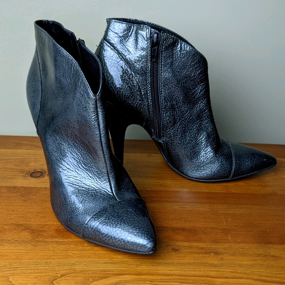 NWOT BCBGirls Pointed Toe Ankle Boots